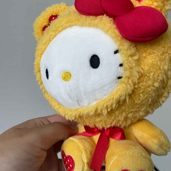 NWT RARE*HELLO KITTY PLUSH*NOT ACCEPTING OFFERS/RARE* - Picture 3 of 9